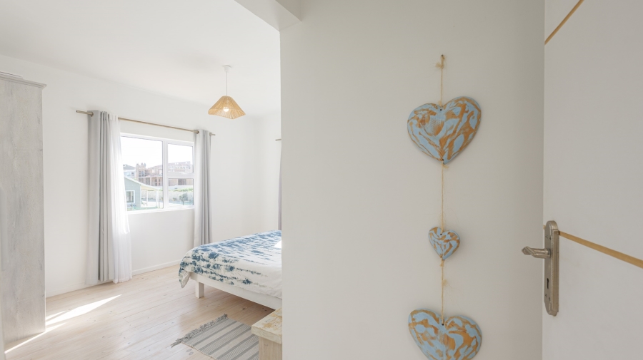 4 Bedroom Property for Sale in Suiderstrand Western Cape